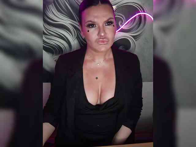 Brunetochkaaa webcam