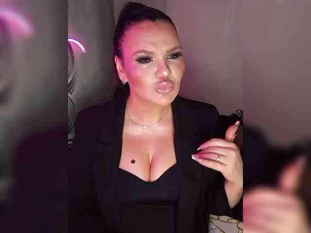 Brunetochkaaa webcam