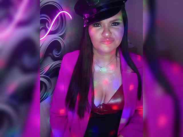 Brunetochkaaa webcam