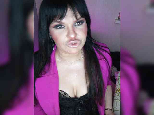 Brunetochkaaa webcam