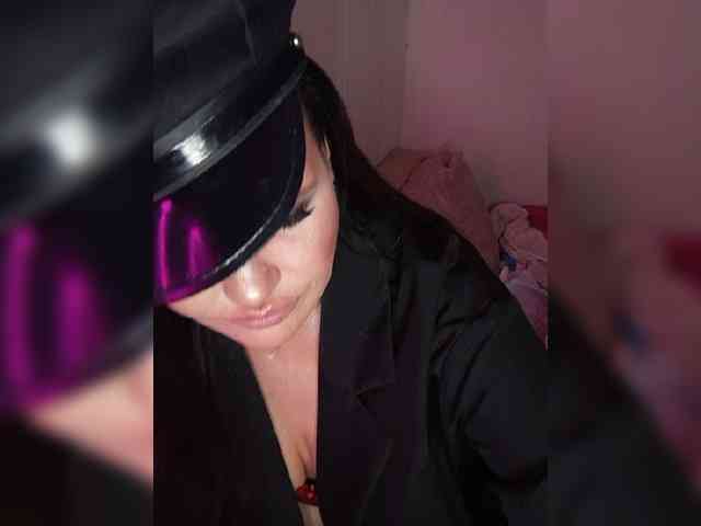 Brunetochkaaa webcam