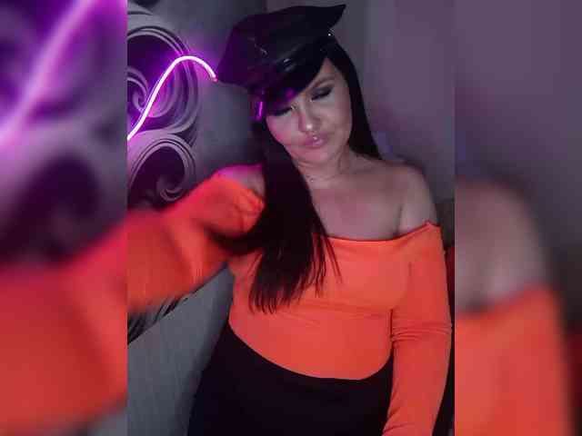 Brunetochkaaa webcam