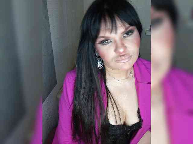 Brunetochkaaa webcam