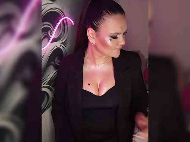 Brunetochkaaa webcam