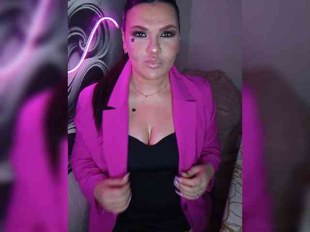 Brunetochkaaa webcam