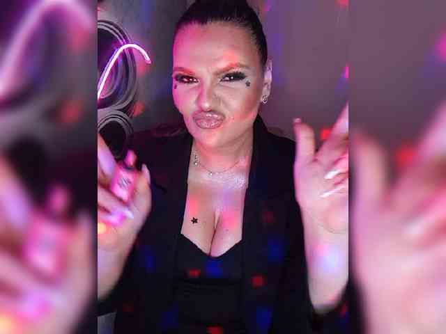 Brunetochkaaa webcam