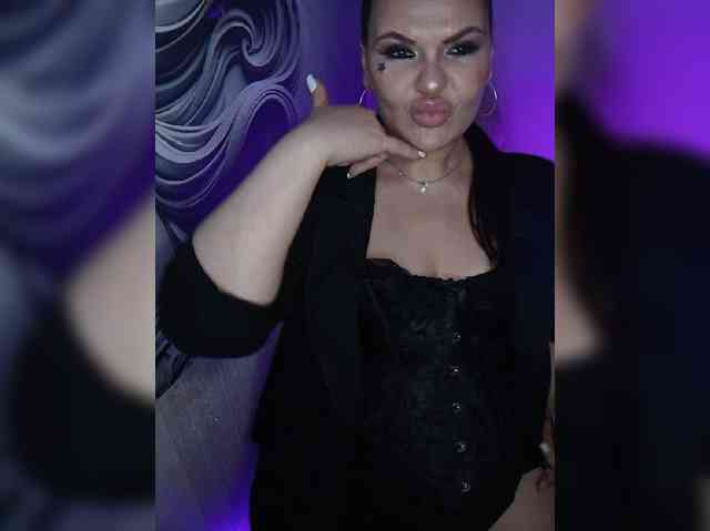 Brunetochkaaa webcam
