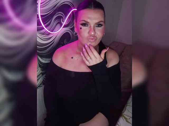 Brunetochkaaa webcam