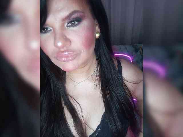 Brunetochkaaa webcam