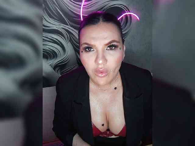 Brunetochkaaa webcam