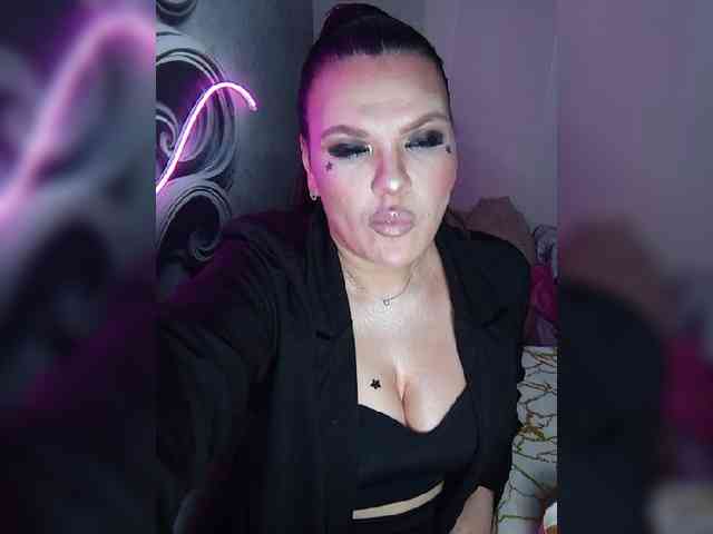 Brunetochkaaa webcam