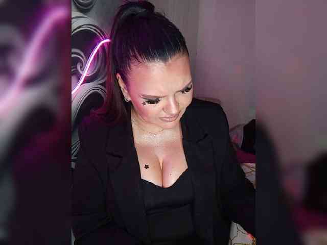 Brunetochkaaa webcam