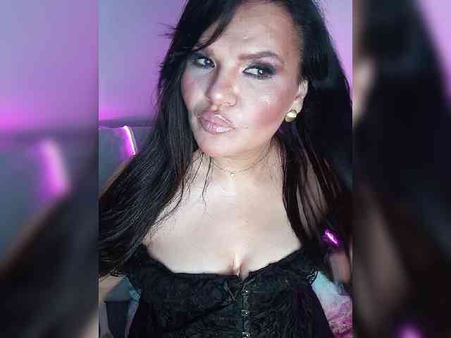 Brunetochkaaa webcam