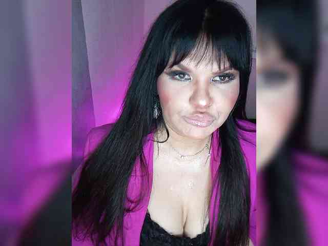 Brunetochkaaa webcam