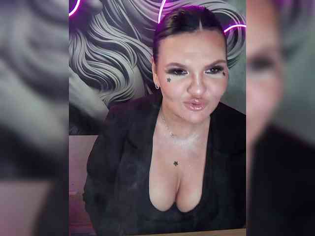 Brunetochkaaa webcam