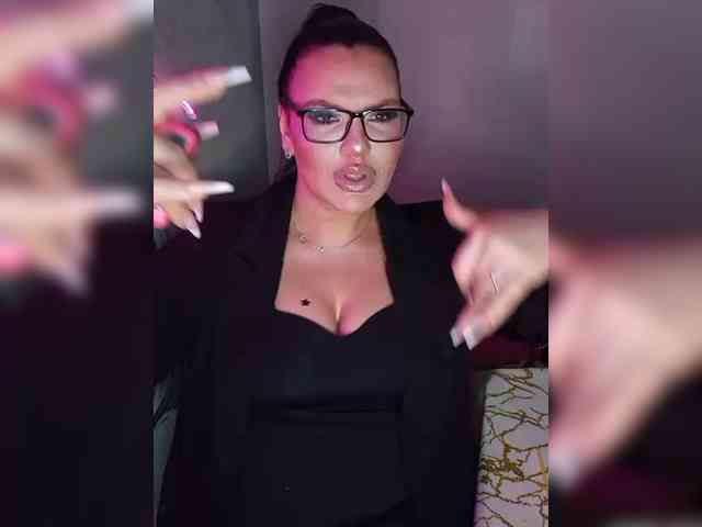 Brunetochkaaa webcam