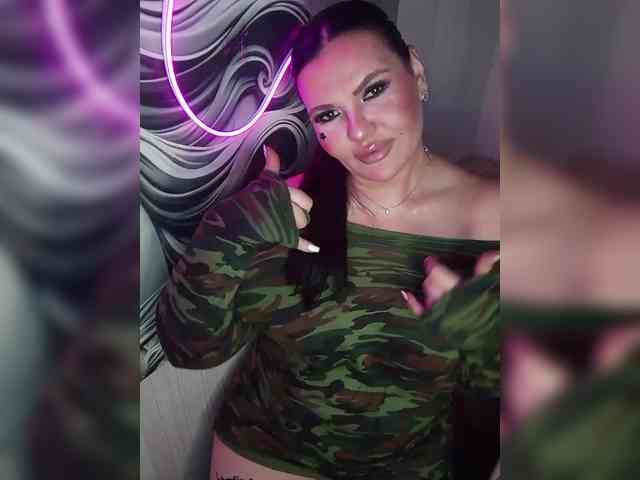 Brunetochkaaa webcam