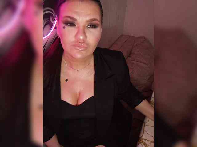 Brunetochkaaa webcam