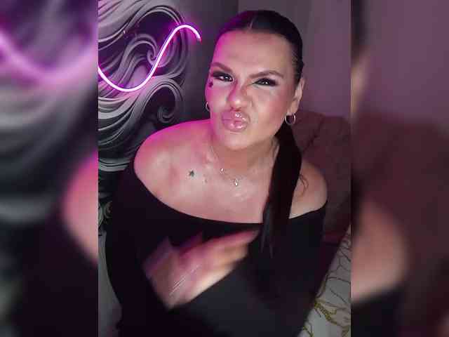 Brunetochkaaa webcam