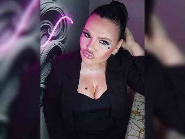 Brunetochkaaa webcam