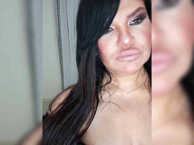 Brunetochkaaa webcam