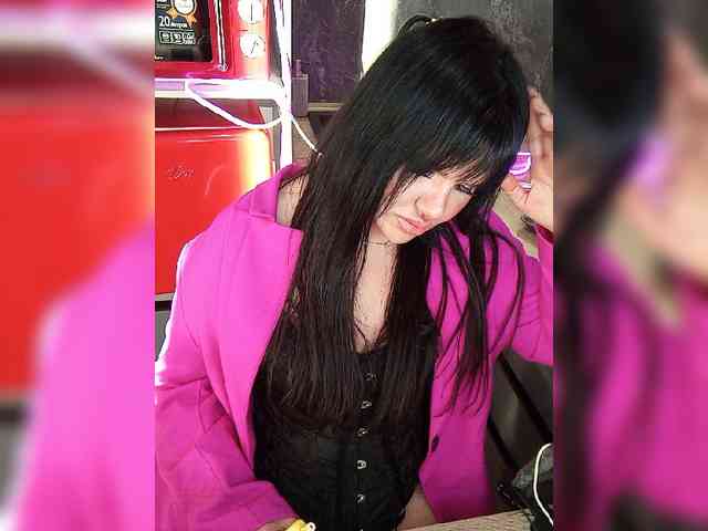 Brunetochkaaa webcam