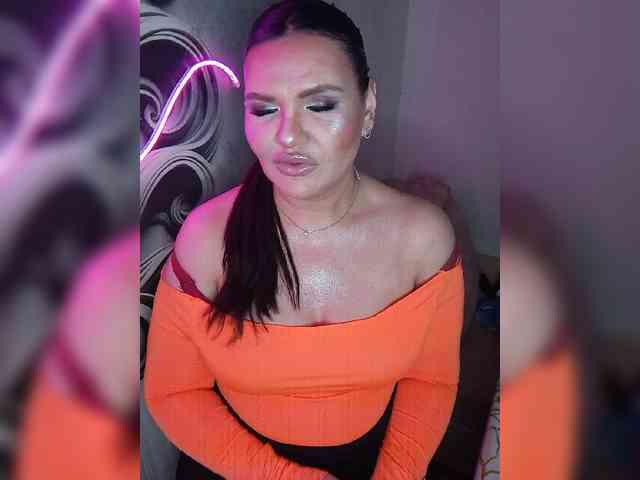 Brunetochkaaa webcam