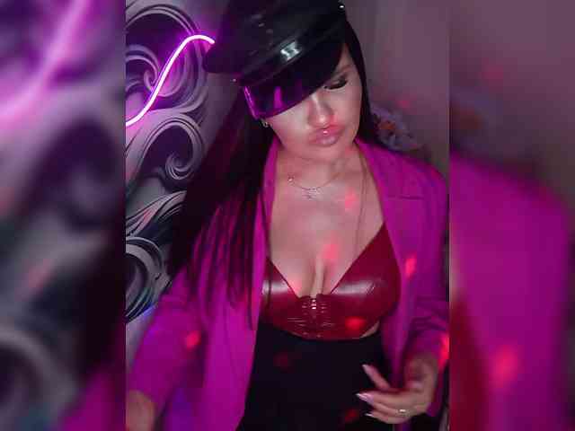 Brunetochkaaa webcam