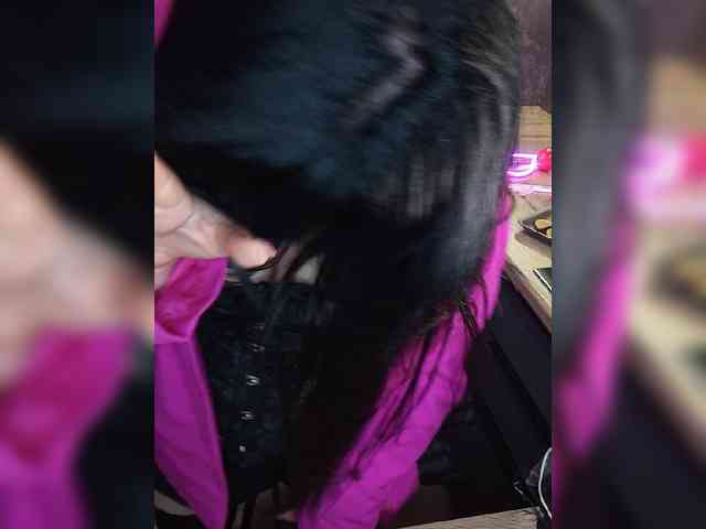 Brunetochkaaa webcam