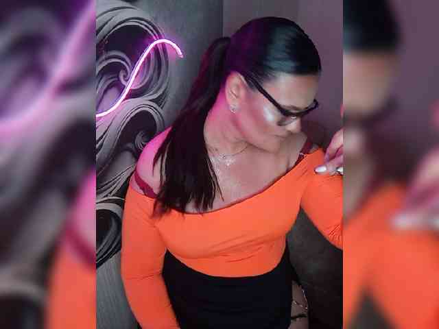 Brunetochkaaa webcam