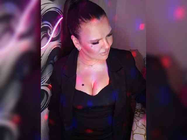 Brunetochkaaa webcam