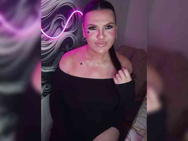 Brunetochkaaa webcam