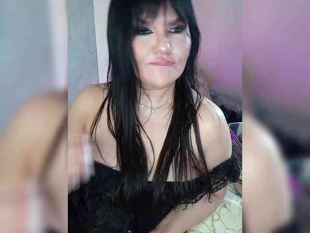 Brunetochkaaa webcam