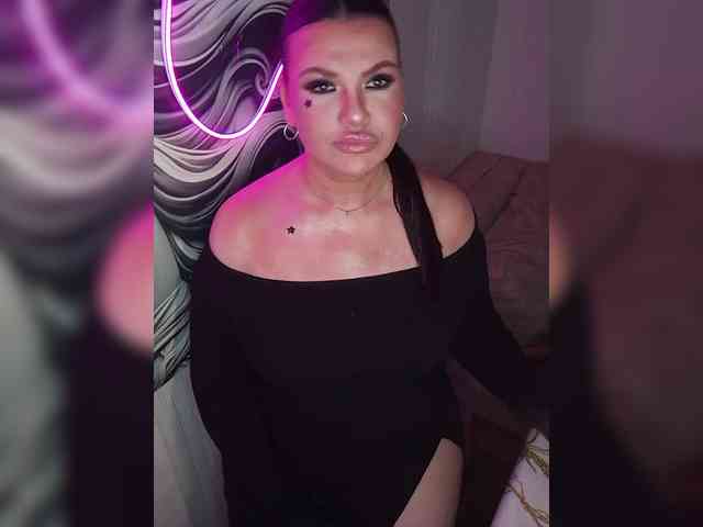 Brunetochkaaa webcam