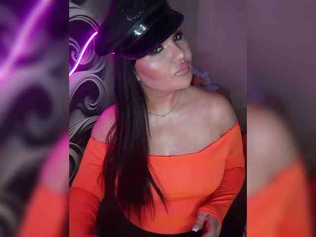 Brunetochkaaa webcam