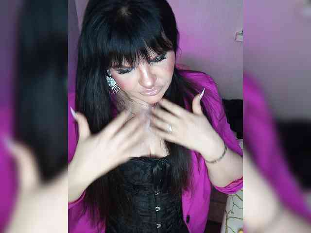 Brunetochkaaa webcam