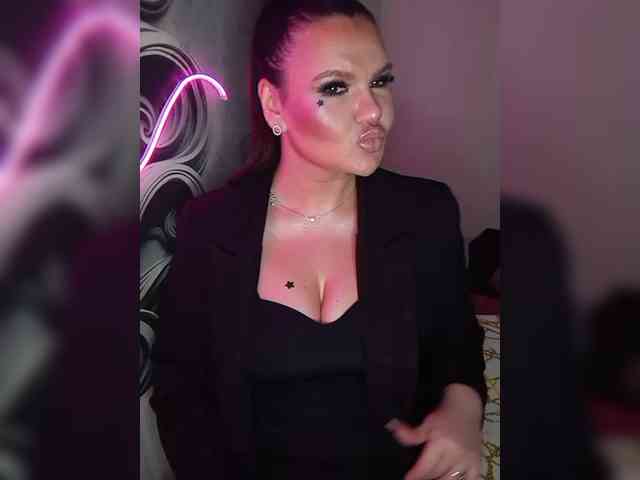 Brunetochkaaa webcam