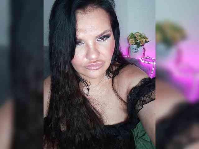 Brunetochkaaa webcam