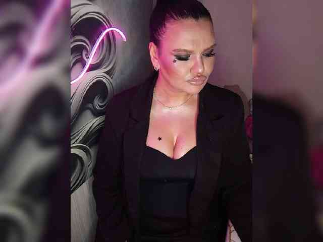 Brunetochkaaa webcam