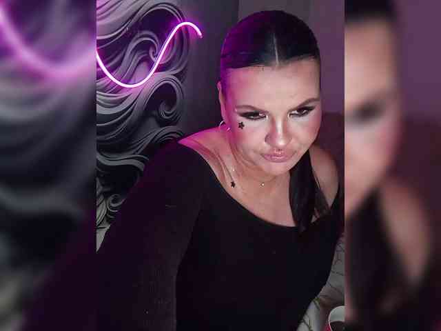 Brunetochkaaa webcam