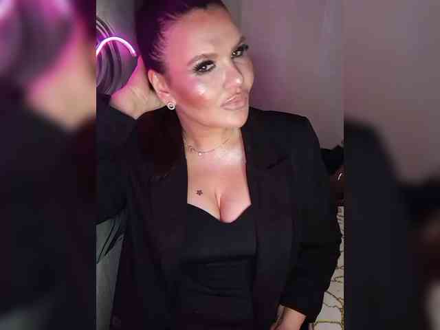 Brunetochkaaa webcam