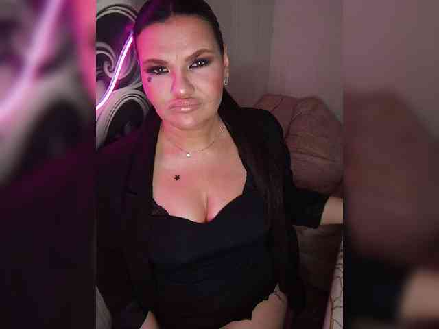 Brunetochkaaa webcam