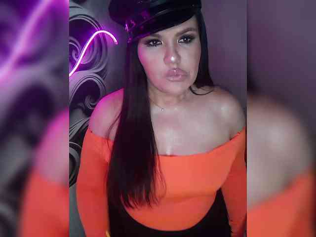 Brunetochkaaa webcam