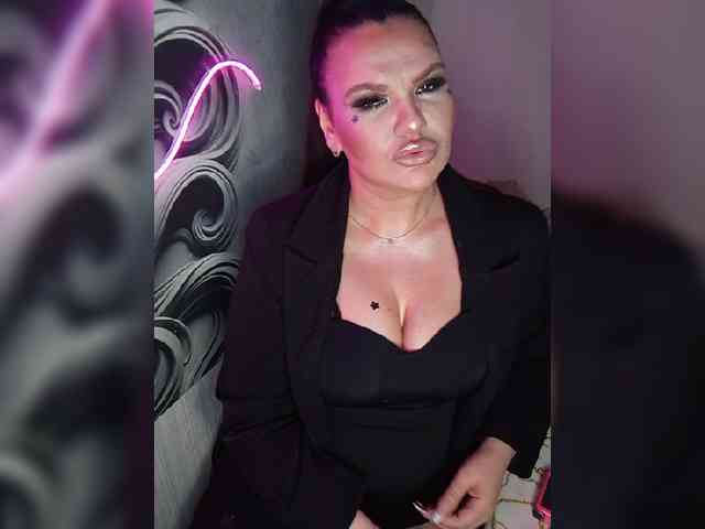 Brunetochkaaa webcam