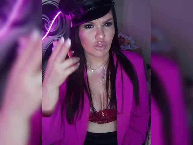 Brunetochkaaa webcam