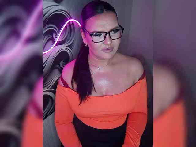 Brunetochkaaa webcam