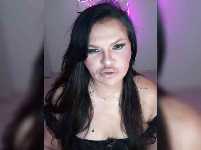 Brunetochkaaa webcam