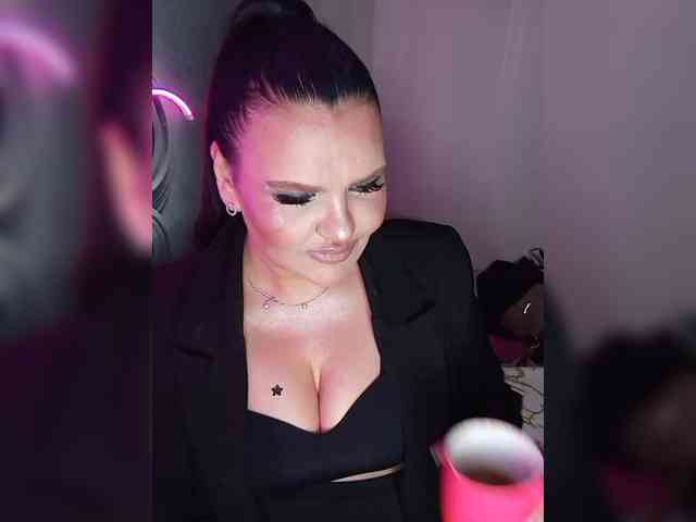 Brunetochkaaa webcam