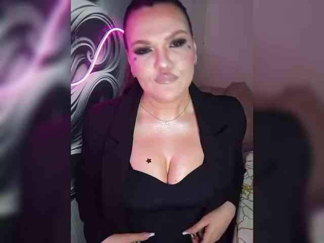 Brunetochkaaa webcam