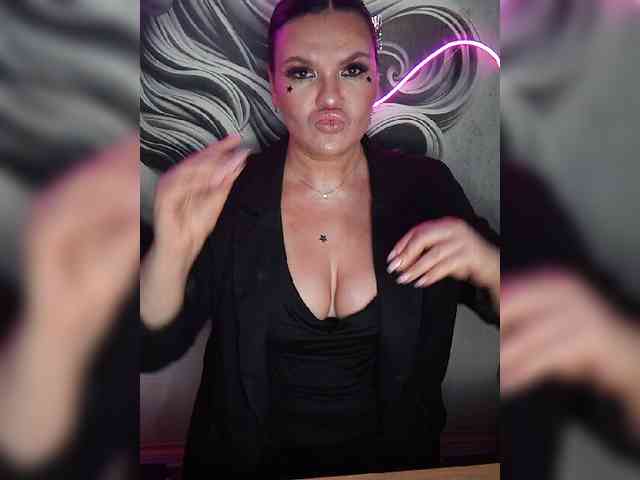 Brunetochkaaa webcam